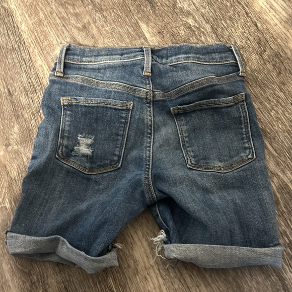 Old navy blue jean shorts - Picture 2 of 3